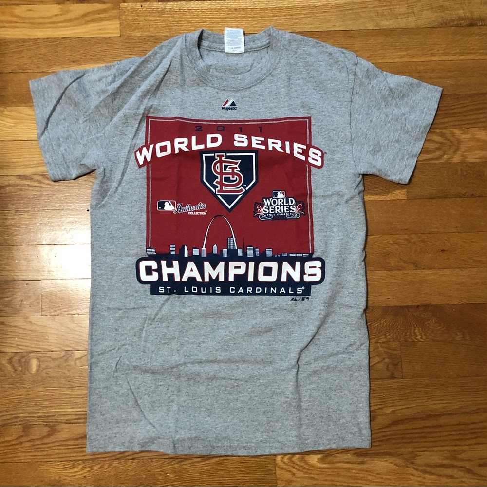 St. Louis Cardinals 2011 World Series Champions 
Mens gray t-shirt
